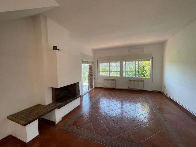 Casa en venta en calle De la Merla, Vilanova del Vallès, de 159 m² 4 habitaciones por 475.000