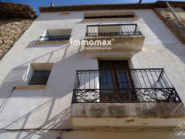 Casa en venta en calle De la Cruera, Paüls, de 185 m² 6 habitaciones por 68.500