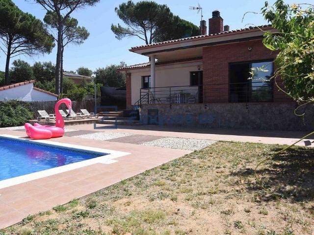 Chalet en venta en calle Del Pelicà, Sils, de 122 m² 4 habitaciones por 421.000