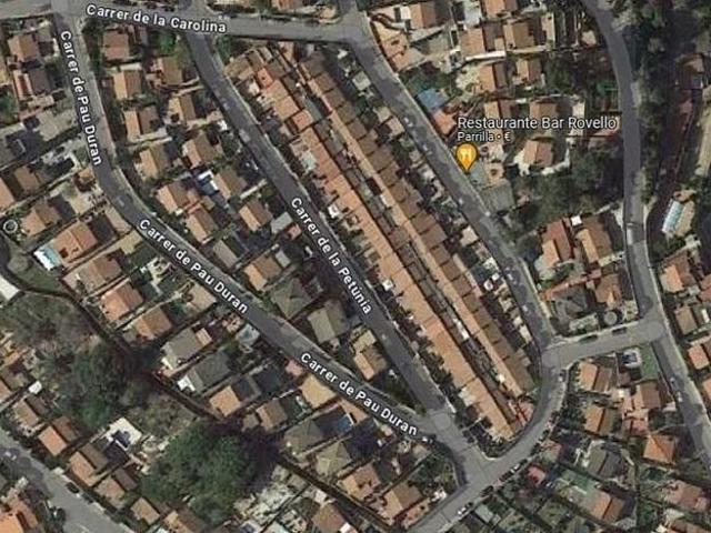 Chalet en venta en calle De la Petúnia, Esparreguera, de 44 m² 2 habitaciones por 114.000