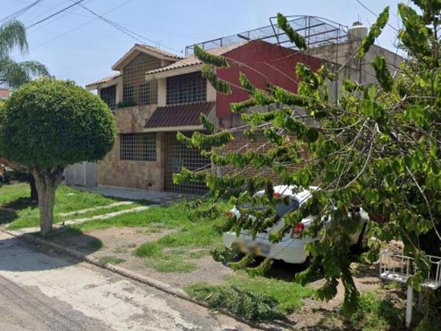 CASA EN VENTA EN CALLE DE LAS ROSAS, JARDINES DE JEREZ LEÓN