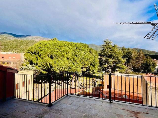 Casa adosada en venta en calle De Les Dòmines, Maçanet de Cabrenys, de 459 m² 5 habitaciones por 480.000