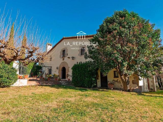 Casa en venta en calle De L'estany, Sils, de 760 m² 7 habitaciones por 700.000