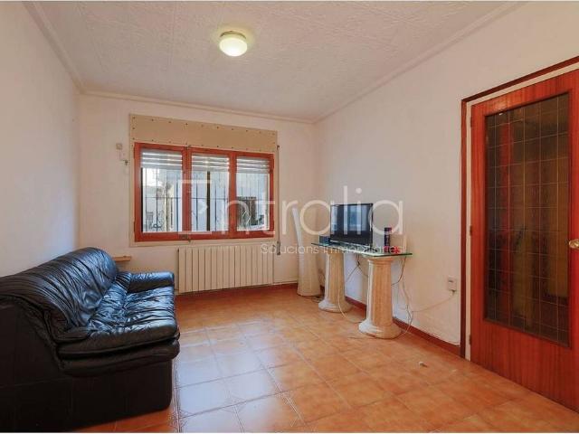 Casa adosada en venta en calle De L'illa D'eivissa, Girona, de 150 m² 7 habitaciones por 338.000
