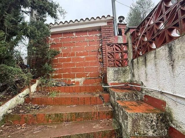 Casa en venta en calle De L'oliver, Palafolls, de 132 m² 3 habitaciones por 160.000