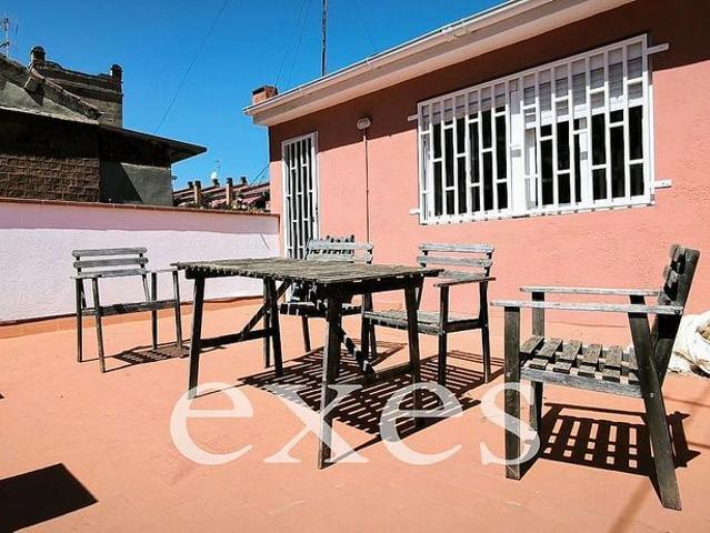 Casa en venta en calle De Peris i Mencheta, Barcelona, de 120 m² 3 habitaciones por 565.000