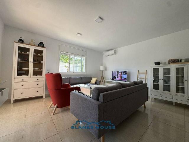 Casa en venta en calle De Stella Maris, Maçanet de la Selva, de 115 m² 4 habitaciones por 340.000