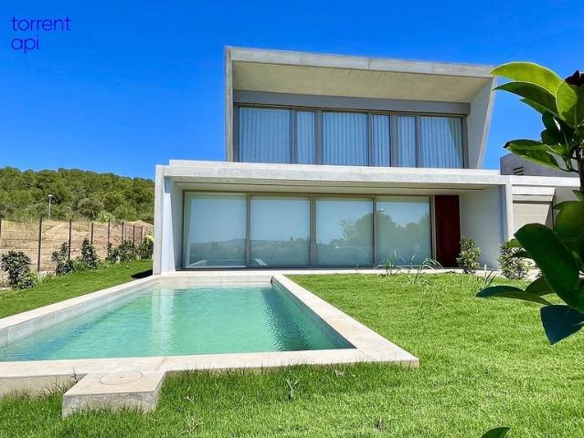 Casa en venta en calle De San Juan del Sur, Torroella de Montgrí, de 133 m² 3 habitaciones por 650.000