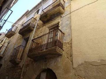 Casa en venta en calle De Sant Antoni, Batea, de 273 m² 3 habitaciones por 21.900