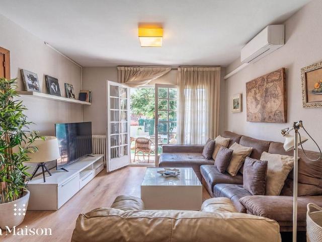 Casa en venta en calle De Sant Miquel, Premià de Mar, de 240 m² 4 habitaciones por 715.000