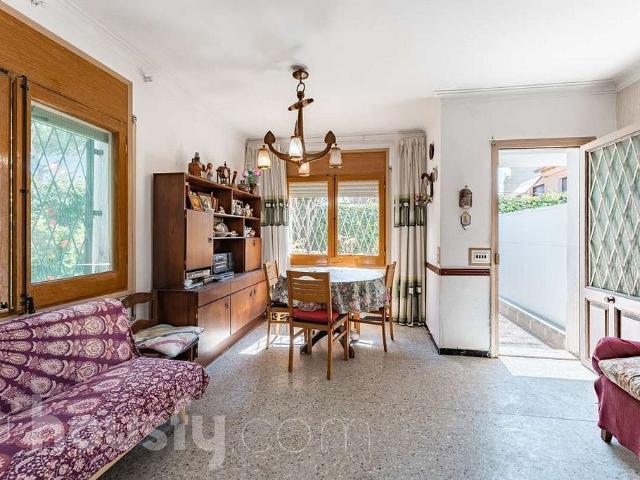 Casa en venta en calle De Tarragona, Castelldefels, de 93 m² 4 habitaciones por 680.000