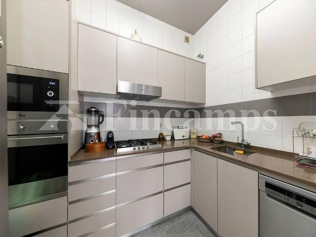 Casa en venta en calle De Vila Cinca, Sabadell, de 140 m² 4 habitaciones por 470.000