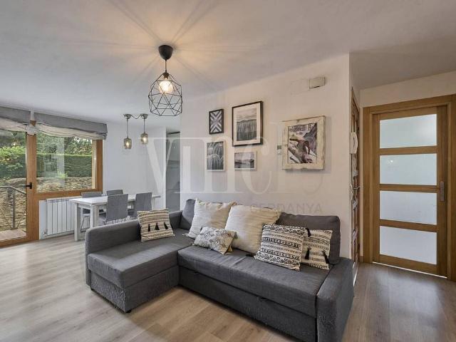 Casa en venta en calle Del Torrent, Fontanals de Cerdanya, de 193 m² 5 habitaciones por 675.000