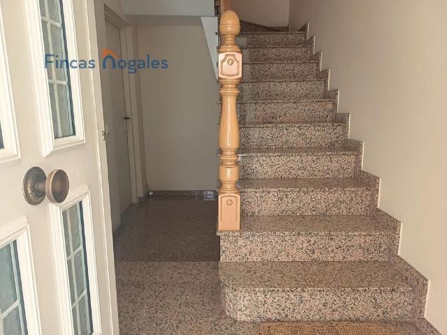 Casa en venta en calle Del Besiberri, Sabadell, de 146 m² 4 habitaciones por 368.000