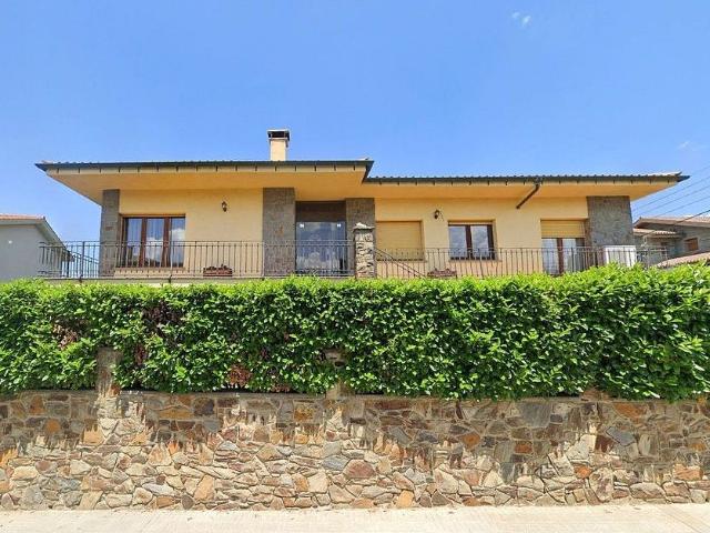 Casa en venta en calle Del Bisbe Torras i Bages, Folgueroles, de 264 m² 5 habitaciones por 350.000