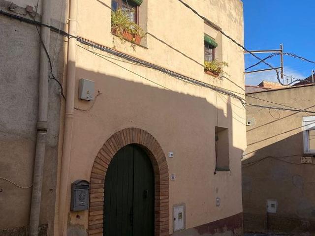 Casa en venta en calle Del Dimarts, Riudecanyes, de 200 m² 4 habitaciones por 179.000