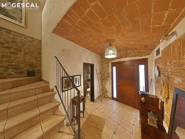 Casa adosada en venta en calle Del Raval del Remei, Caldes de Montbui, de 98 m² 2 habitaciones por 295.000