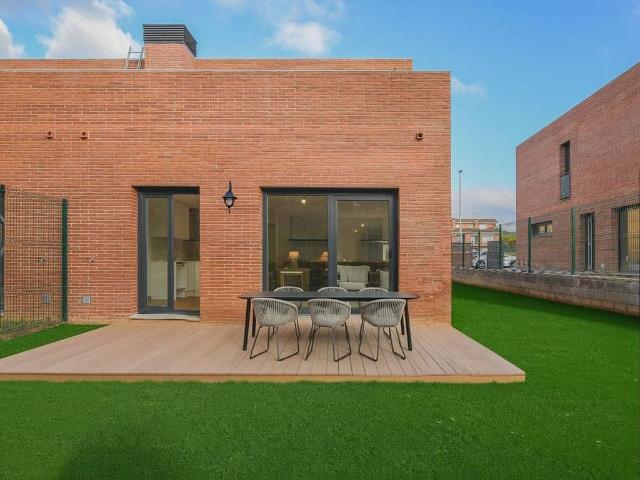 Casa en venta en calle Del Reguer, Taradell, de 179 m² 3 habitaciones por 450.000