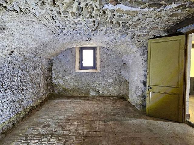 Casa adosada en venta en calle Del Rost, Agullana, de 225 m² 3 habitaciones por 240.000