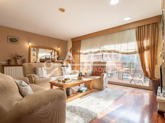 Chalet en venta en calle Del Segle XX, Gavà, de 192 m² 5 habitaciones por 675.000