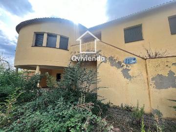 Chalet en venta en calle Dels Lliris, Sant Llorenç Savall, de 102 m² 4 habitaciones por 156.000