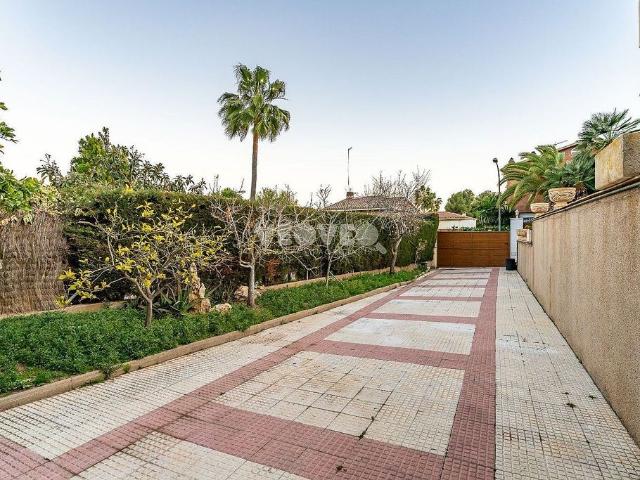 Casa en venta en calle D'isaac Albéniz, Tarragona, de 326 m² 4 habitaciones por 600.000