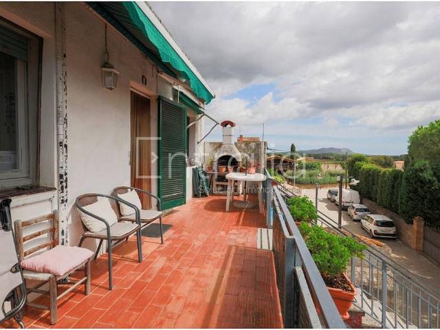 Casa en venta en calle D'orient, Jafre, de 180 m² 4 habitaciones por 272.000