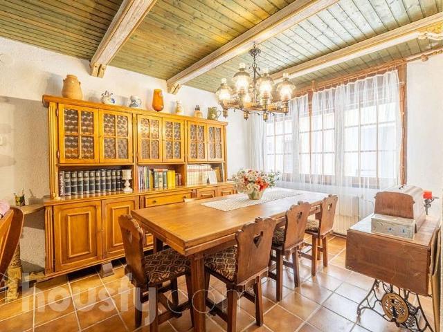 Casa en venta en calle El Raval, Torrelles de Foix, de 120 m² 3 habitaciones por 230.000