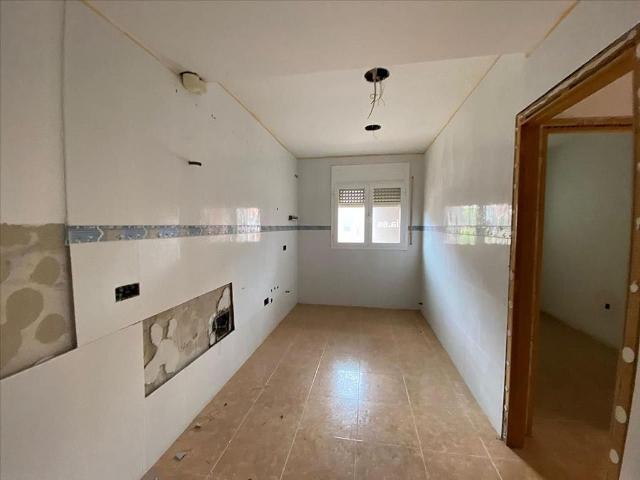 Casa en venta en calle Enric Granados, Benavent de Segrià, de 125 m² 4 habitaciones por 175.000