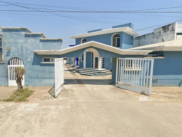 Casa en venta en calle Heriberto Jara, Colonia Vistalmar, Coatzacoalcos, Veracruz