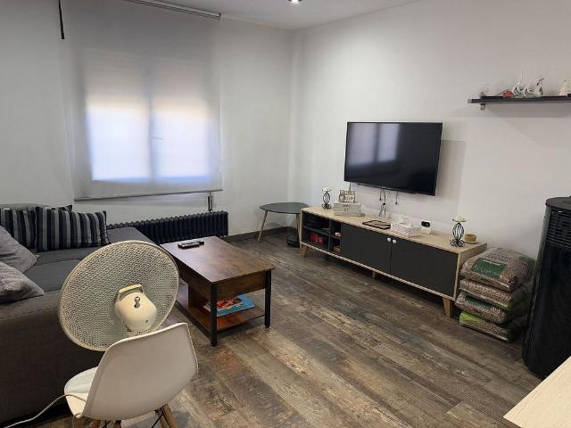 Casa en venta en calle Josep Badrena, Sant Pere de Torelló, de 90 m² 3 habitaciones por 290.000