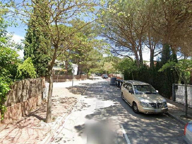 Casa en venta en calle Les Flors, Begues, de 484 m² 3 habitaciones por 608.200