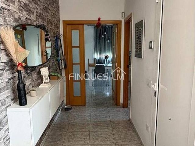 Casa en venta en calle Lleida, Santa Coloma de Farners, de 180 m² 3 habitaciones por 367.500