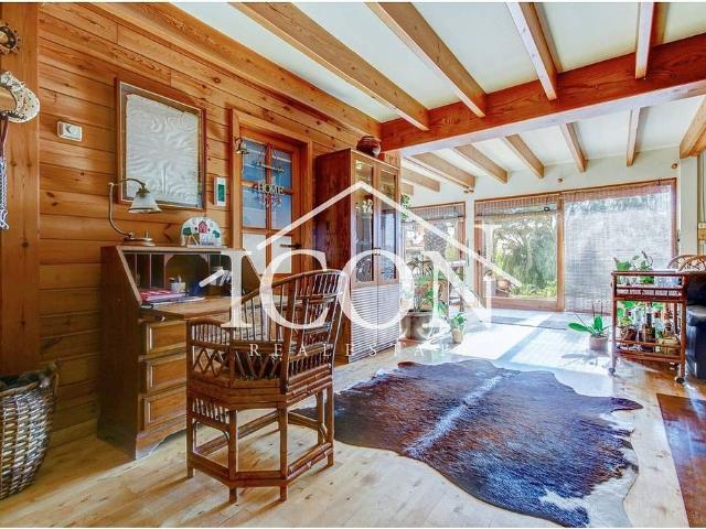 Casa en venta en calle L'olivera, Gavà, de 250 m² 3 habitaciones por 599.000