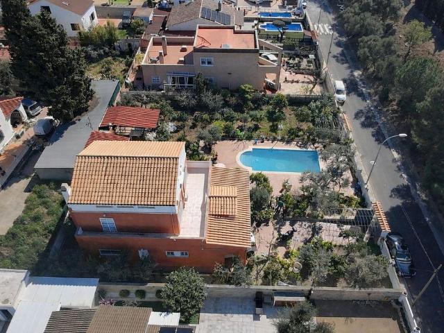 Chalet en venta en calle Pardal, Vendrell, El, de 160 m² 5 habitaciones por 399.000