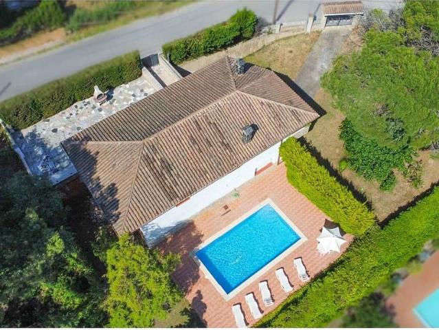 Casa en venta en calle Pensament, Vidreres, de 280 m² 4 habitaciones por 375.000