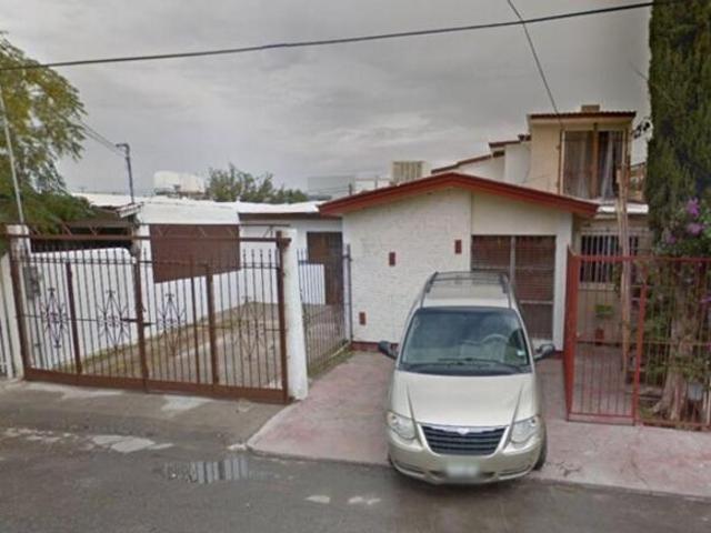 CASA EN VENTA EN CALLE PLATON 208 COL MONUMENTAL JUAREZ CHIHUAHUA