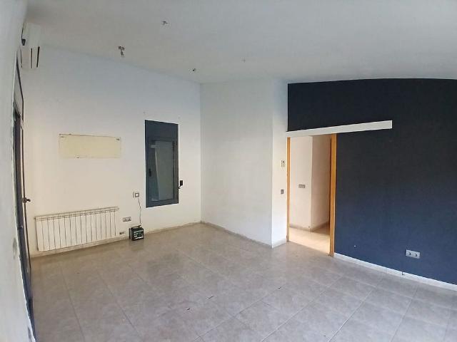 Casa en venta en calle Ponent, Riells i Viabrea, de 168 m² 3 habitaciones por 164.500