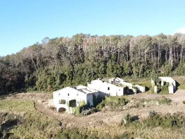 Casa en venta en calle Pontós, Navata, de 1.000 m² 3 habitaciones por 580.000