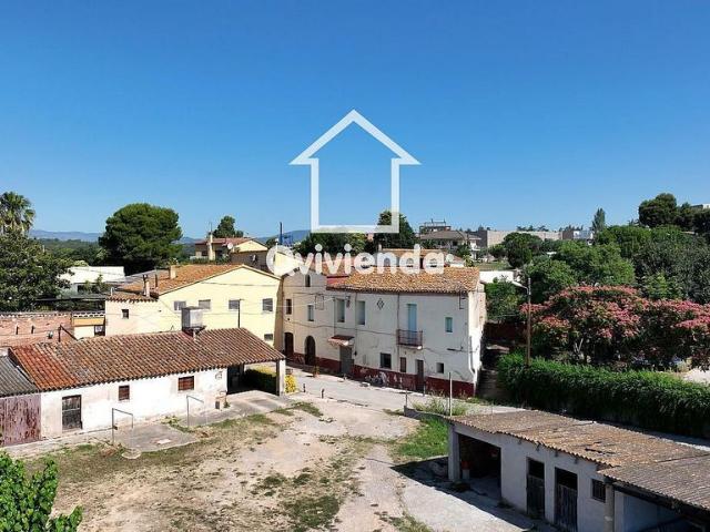 Casa en venta en calle Quarter Ponent, Parets del Vallès, de 350 m² 6 habitaciones por 695.000