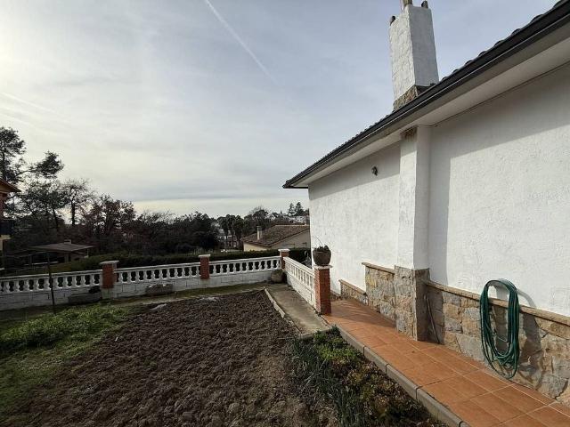 Casa en venta en calle Raimon Casellas, Lliçà de Vall, de 350 m² 7 habitaciones por 485.000
