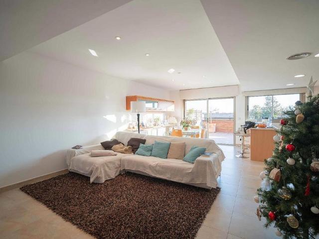 Casa en venta en calle Ramon Vayreda, Fornells de la Selva, de 239 m² 5 habitaciones por 785.000