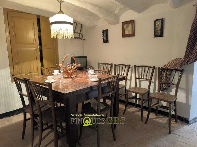 Casa en venta en calle Raval de Montblanc, Blancafort, de 105 m² 3 habitaciones por 57.900
