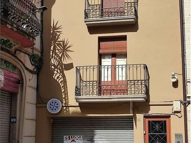 Casa en venta en calle Raval, Sant Sadurní d´Anoia, de 309 m² 2 habitaciones por 390.000