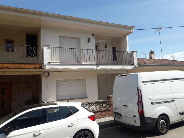 Casa en venta en calle Riu Brugent, Planes d´Hostoles, Les, de 151 m² 3 habitaciones por 139.000