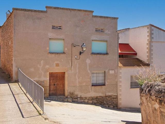 Casa en venta en calle Rosell Talladell El, Tàrrega, de 180 m² 3 habitaciones por 109.500