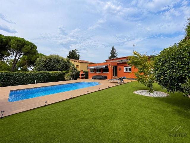 Casa en venta en calle Rovelló, Sant Antoni de Vilamajor, de 215 m² 3 habitaciones por 449.000