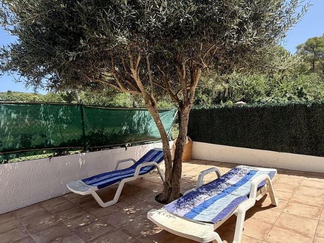 Casa en venta en calle Suïssa, Torroella de Montgrí, de 87 m² 3 habitaciones por 338.000