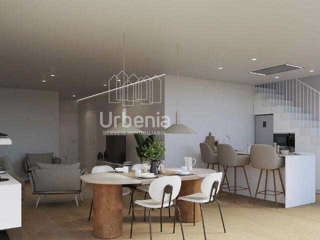 Casa en venta en calle Salvador Espriu, Calonge, de 143 m² 4 habitaciones por 460.000