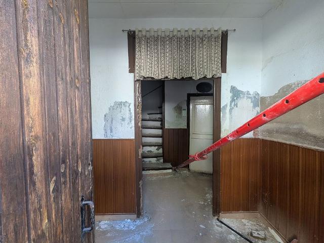 Casa en venta en calle Sant Esteve, Sallent, de 90 m² 3 habitaciones por 61.000